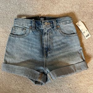 BDG Mom High Rise Denim Shorts Light Wash